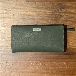 Kate Spade bifold wallet